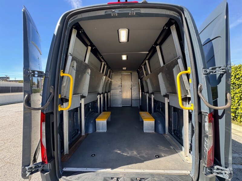 2019 Mercedes-Benz Sprinter 2500 - Photo 31 - Los Angeles, CA 90019