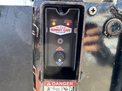 2020 Chevrolet Express 3500 Cutaway 12 Foot Box Van With Hydraulic Lift Gate - Photo 14 - Los Angeles, CA 90019