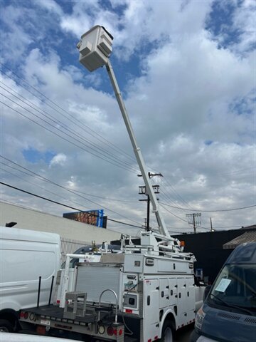 2013 FORD F-550 XL BUCKET TRUCK SUPER DUTY BOOM TRUCK - Photo 3 - Los Angeles, CA 90019