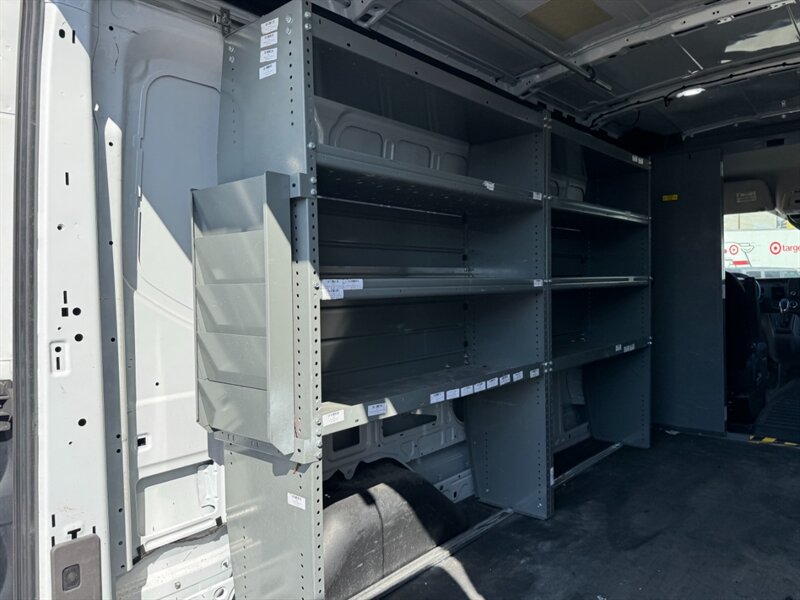 2022 Ford Transit 250 Medium Roof 148 "WB - Photo 18 - Los Angeles, CA 90019
