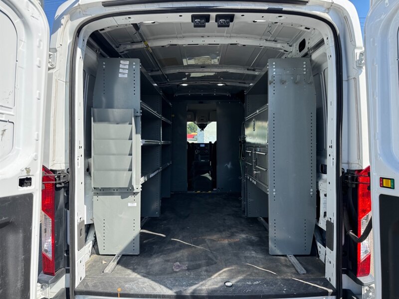 2022 Ford Transit 250 Medium Roof 148 "WB - Photo 17 - Los Angeles, CA 90019