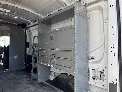 2022 Ford Transit 250 Medium Roof 148 "WB - Photo 19 - Los Angeles, CA 90019