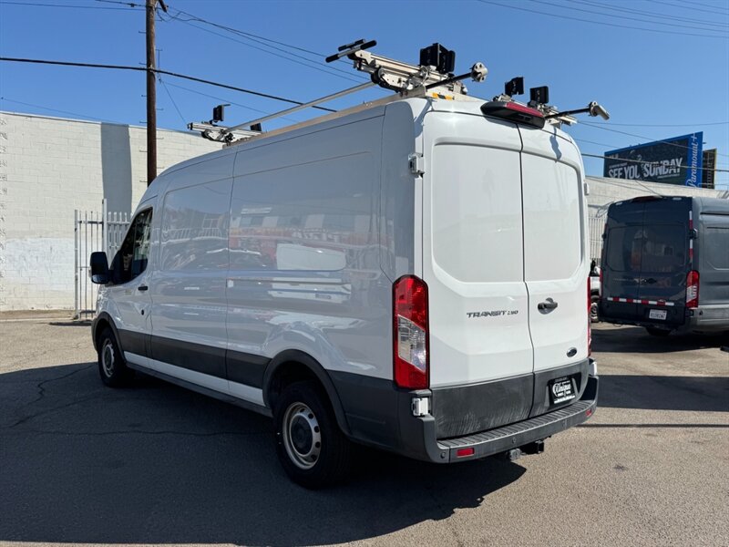 2022 Ford Transit 250 Medium Roof 148 "WB - Photo 7 - Los Angeles, CA 90019