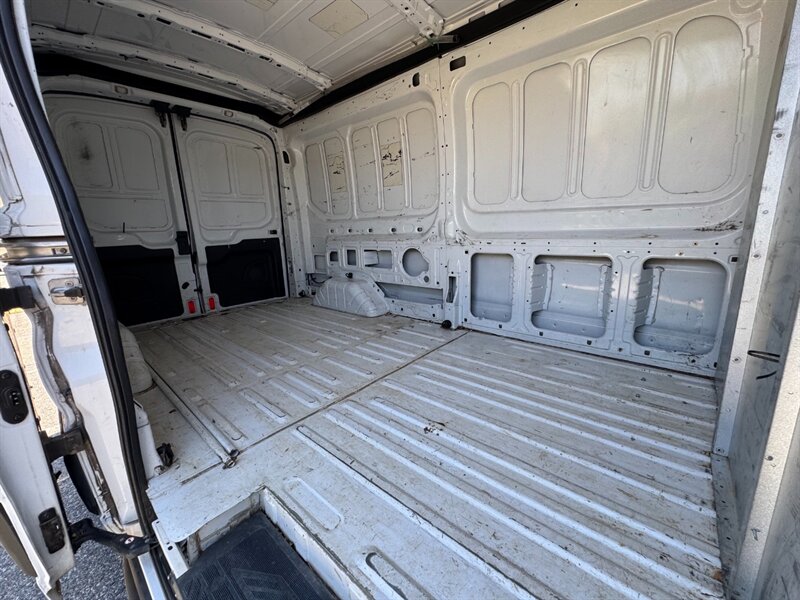 2018 Ford Transit 250 - Photo 19 - Los Angeles, CA 90019