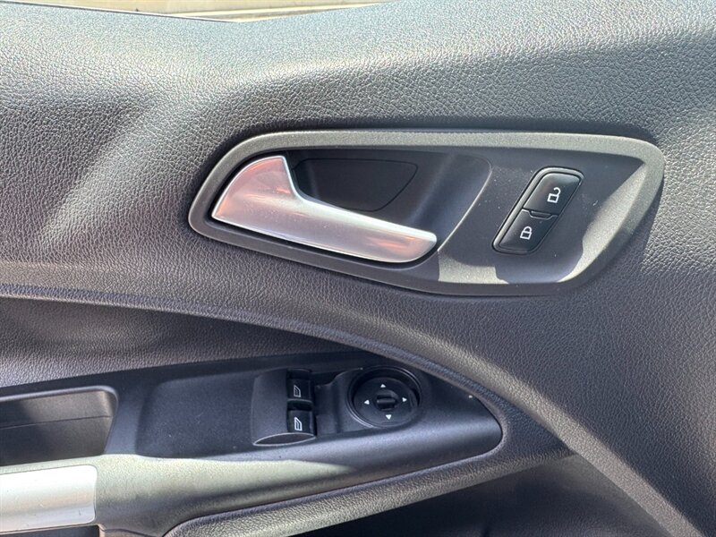 2014 Ford Transit Connect XLT - Photo 15 - Los Angeles, CA 90019