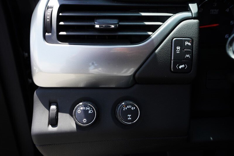 2020 Chevrolet Suburban LT 1500 - Photo 23 - Los Angeles, CA 90019