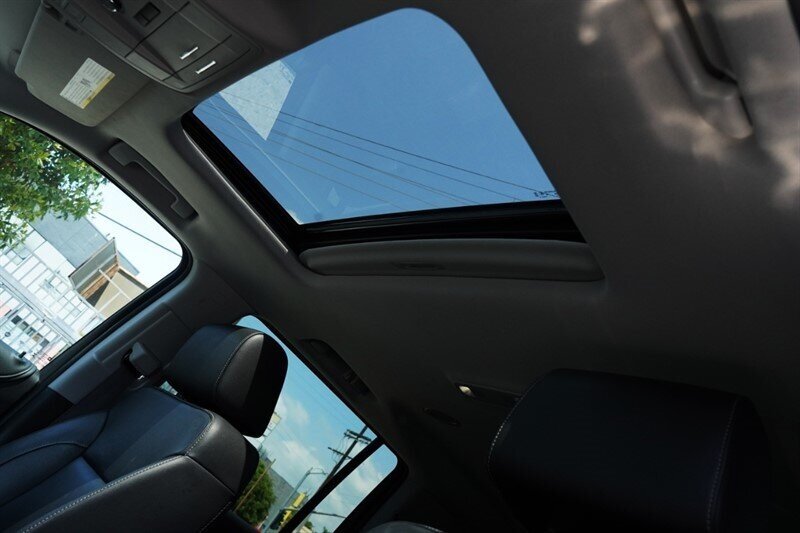 2020 Chevrolet Suburban LT 1500 - Photo 7 - Los Angeles, CA 90019