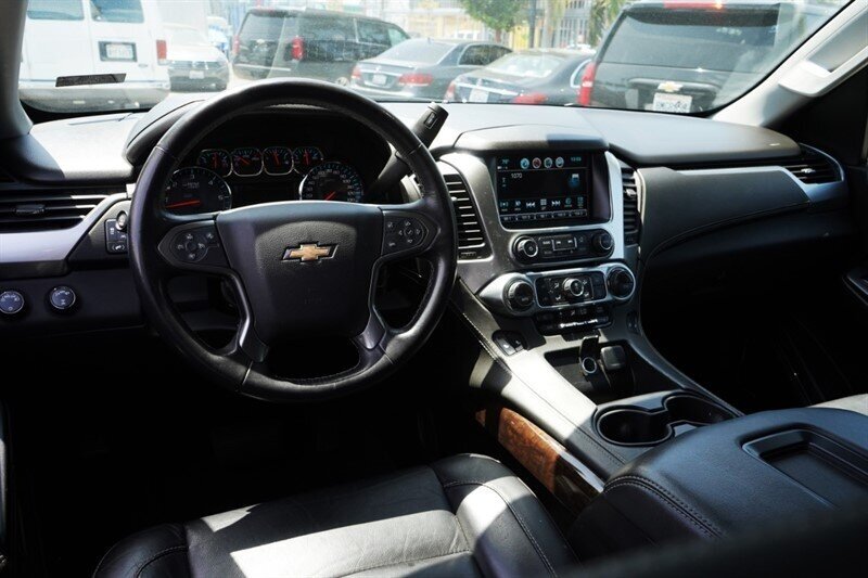 2020 Chevrolet Suburban LT 1500 - Photo 21 - Los Angeles, CA 90019