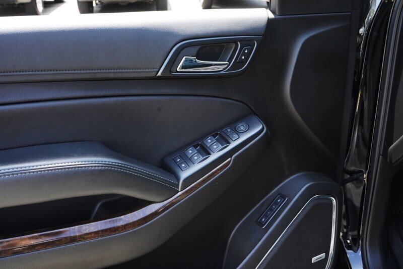 2020 Chevrolet Suburban LT 1500 - Photo 14 - Los Angeles, CA 90019