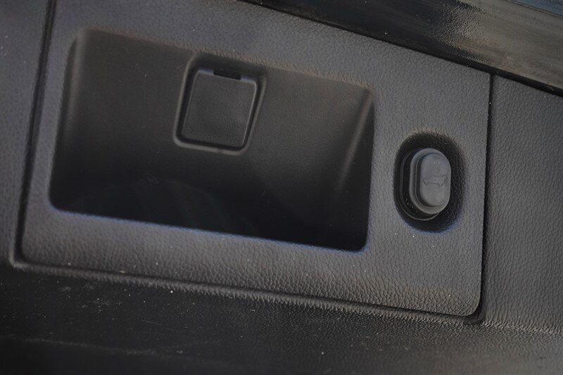 2020 Chevrolet Suburban LT 1500 - Photo 13 - Los Angeles, CA 90019