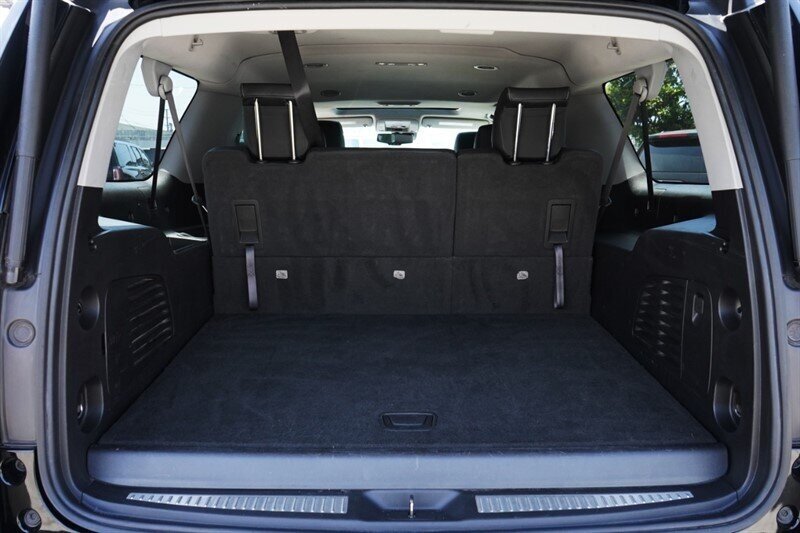 2020 Chevrolet Suburban LT 1500 - Photo 5 - Los Angeles, CA 90019