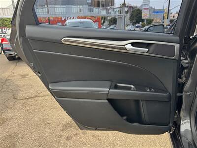 2017 Ford Fusion SE   - Photo 27 - Los Angeles, CA 90019