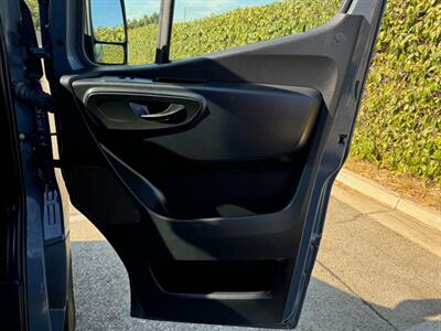 2019 Mercedes-Benz Sprinter 2500  EXTENDED HIGH ROOF 170 IN - Photo 17 - Los Angeles, CA 90019