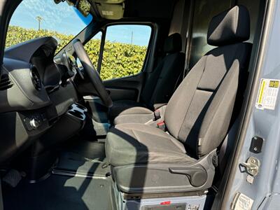 2019 Mercedes-Benz Sprinter 2500  EXTENDED HIGH ROOF 170 IN - Photo 14 - Los Angeles, CA 90019