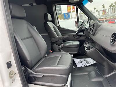 2022 Mercedes-Benz Sprinter 2500  144 High Roof Cargo - Photo 9 - Los Angeles, CA 90019