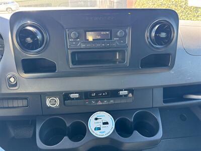 2019 Mercedes-Benz Sprinter 2500  HIGH ROOF 170 " WB - Photo 14 - Los Angeles, CA 90019