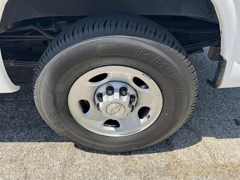 2021 Chevrolet Express 2500 LT - Photo 18 - Los Angeles, CA 90019