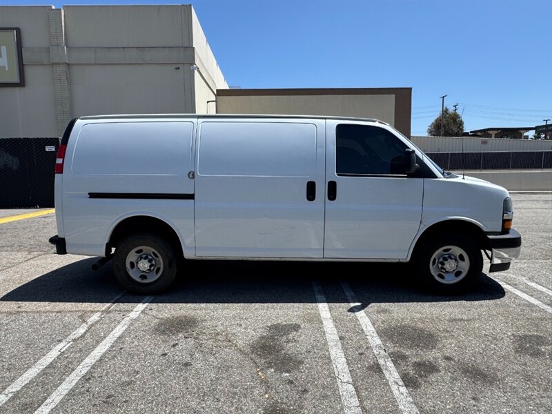 2021 Chevrolet Express 2500 LT - Photo 4 - Los Angeles, CA 90019