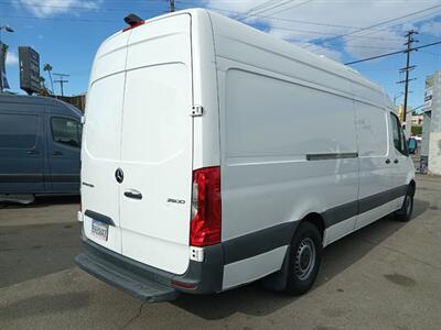 2020 Mercedes-Benz Sprinter 2500  REFRIGERATED HIGH ROOF WITH 170 " LENGTH - Photo 7 - Los Angeles, CA 90019