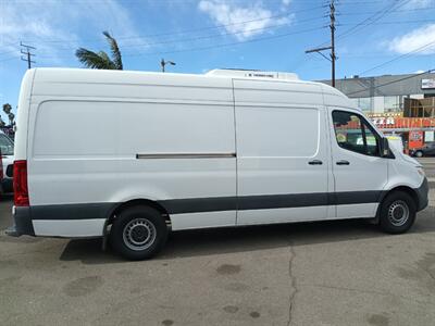 2020 Mercedes-Benz Sprinter 2500  REFRIGERATED HIGH ROOF WITH 170 " LENGTH - Photo 9 - Los Angeles, CA 90019