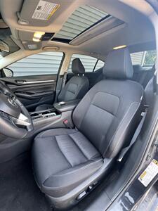 2022 Nissan Altima 2.5 SV   - Photo 10 - Macomb, IL 61455