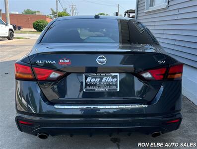 2022 Nissan Altima 2.5 SV   - Photo 8 - Macomb, IL 61455