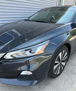 2022 Nissan Altima 2.5 SV   - Photo 4 - Macomb, IL 61455