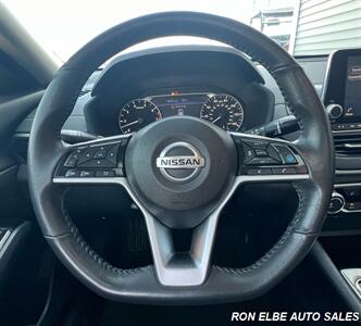 2022 Nissan Altima 2.5 SV   - Photo 13 - Macomb, IL 61455