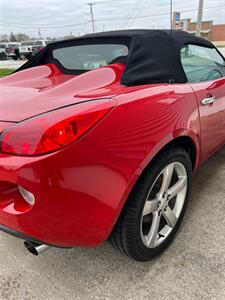 2006 Pontiac Solstice   - Photo 8 - Macomb, IL 61455