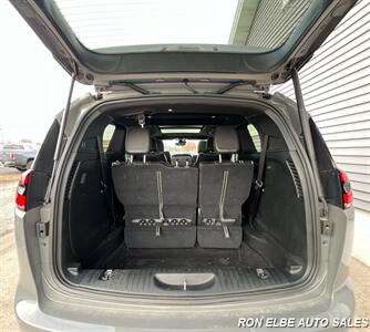 2025 Chrysler Pacifica Limited   - Photo 14 - Macomb, IL 61455