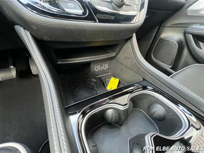 2025 Chrysler Pacifica Limited   - Photo 22 - Macomb, IL 61455