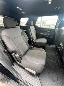 2023 Chevrolet Traverse LT Cloth - Photo 12 - Macomb, IL 61455
