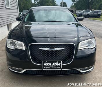 2015 Chrysler 300 Limited - Photo 6 - Macomb, IL 61455