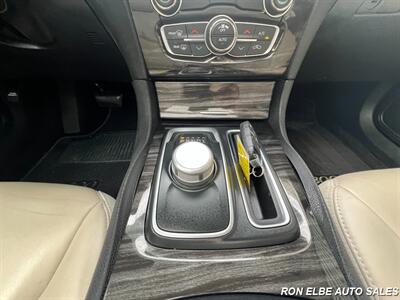 2015 Chrysler 300 Limited - Photo 16 - Macomb, IL 61455