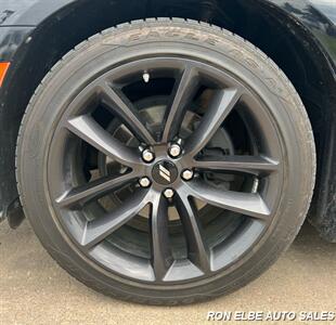 2015 Chrysler 300 Limited - Photo 4 - Macomb, IL 61455