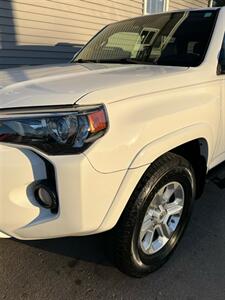 2018 Toyota 4Runner SR5   - Photo 5 - Macomb, IL 61455