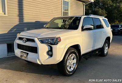 2018 Toyota 4Runner SR5   - Photo 2 - Macomb, IL 61455