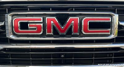 2025 GMC Yukon Elevation - Photo 6 - Macomb, IL 61455