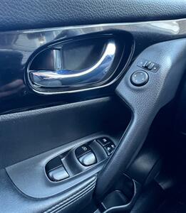 2018 Nissan Rogue Sport SV - Photo 20 - Macomb, IL 61455