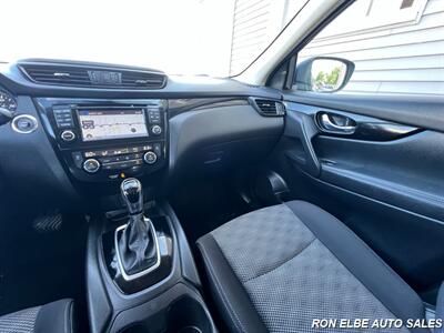 2018 Nissan Rogue Sport SV - Photo 18 - Macomb, IL 61455