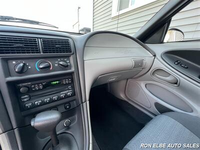 2004 Ford Mustang GT Deluxe   - Photo 16 - Macomb, IL 61455