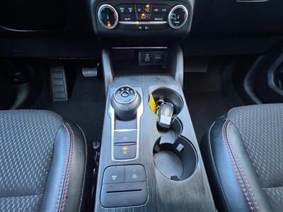 2025 Ford Escape ST-Line   - Photo 17 - Macomb, IL 61455