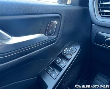 2025 Ford Escape ST-Line   - Photo 19 - Macomb, IL 61455