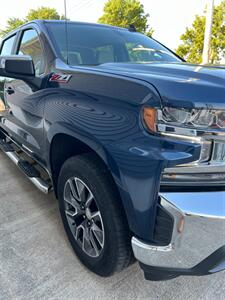 2021 Chevrolet Silverado 1500 LT   - Photo 8 - Macomb, IL 61455