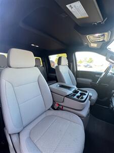 2021 Chevrolet Silverado 1500 LT   - Photo 12 - Macomb, IL 61455