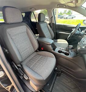 2024 Chevrolet Equinox LT - Photo 11 - Macomb, IL 61455