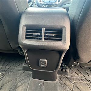 2024 Chevrolet Equinox LT - Photo 13 - Macomb, IL 61455