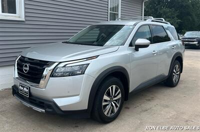 2025 Nissan Pathfinder SL - Photo 2 - Macomb, IL 61455