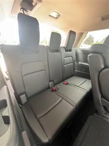 2025 Nissan Pathfinder SL - Photo 13 - Macomb, IL 61455