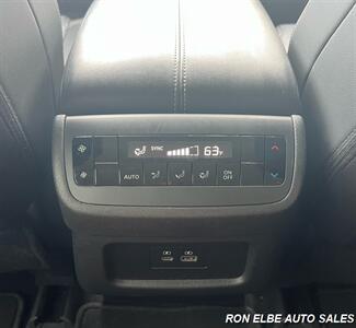 2025 Nissan Pathfinder SL - Photo 17 - Macomb, IL 61455